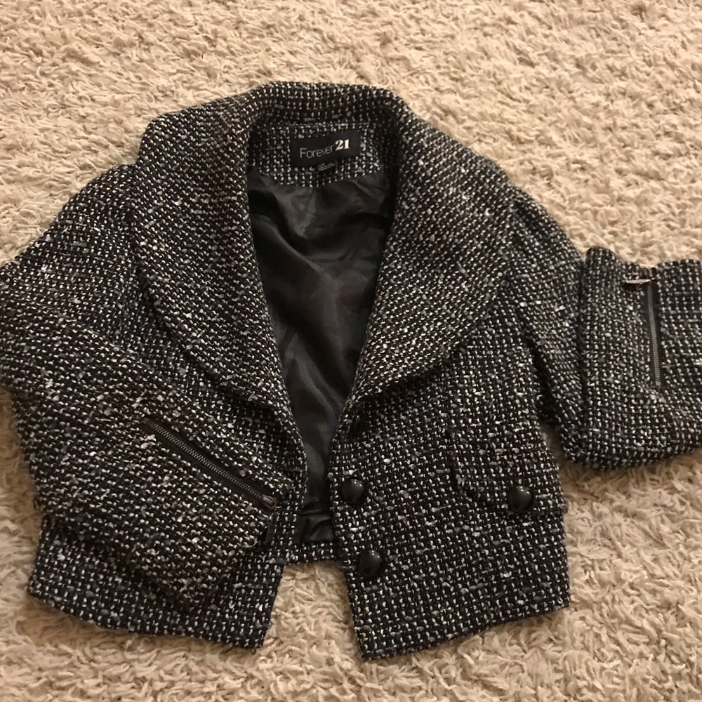 Short tweed jacket